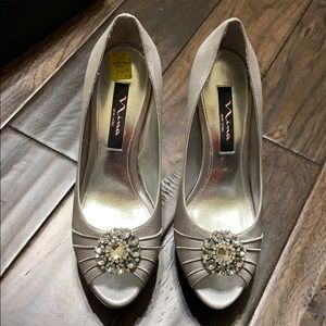 Nina Heels / Silver / Size 7.5 / Heels / Platform